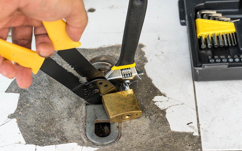professionnalisme serrurier prix changement serrure Limay